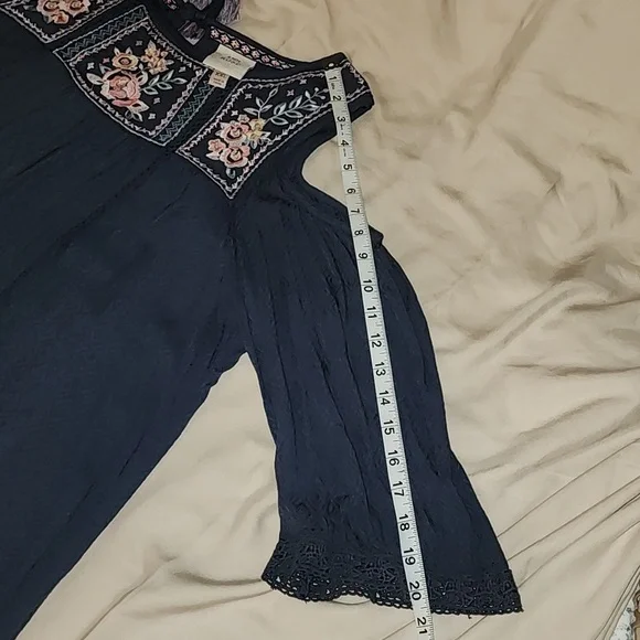 Knox Rose cold shoulder blouse - Picture 9 of 9